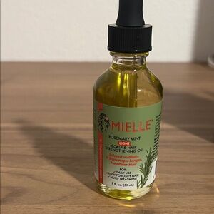 Mielle Rosemary Mint Scalp & Hair Oil